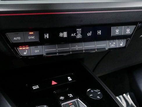 Used 2023 Audi Q4 e-tron Prestige image 16