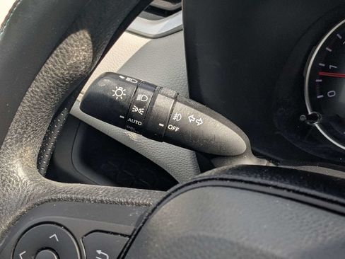Used 2021 Toyota RAV4 XLE FWD image 21