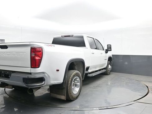 Used 2023 Chevrolet Silverado 3500 LT AWD/4WD image 14