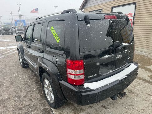 Used 2011 Jeep Liberty Limited w/ Tire & Wheel Group image 7