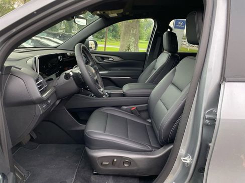 New 2025 Chevrolet Traverse LT w/ Sun and Wheel Package image 11