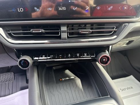 New 2025 Chevrolet Equinox EV RS image 16