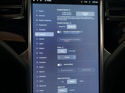 Used 2017 Tesla Model X 75D image 38