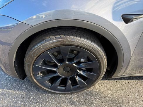 Used 2023 Tesla Model Y AWD image 35