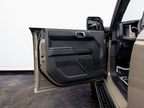 Used 2025 Ford Bronco Outer Banks AWD/4WD image 30