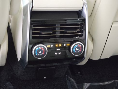 New 2026 Land Rover Range Rover SE image 14