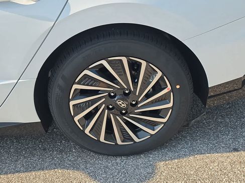 New 2026 Hyundai Sonata Limited FWD image 14