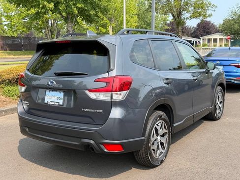 Used 2022 Subaru Forester Premium AWD/4WD image 7
