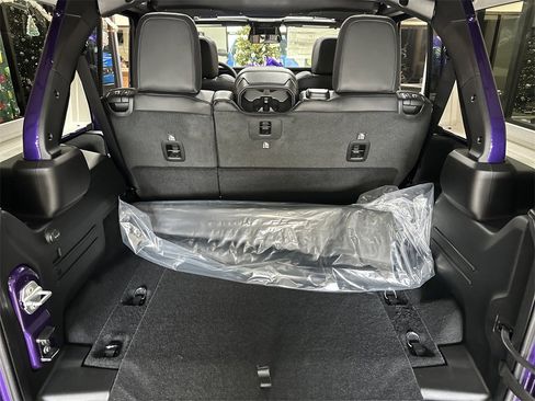 New 2026 Jeep Wrangler Unlimited Rubicon w/ Xtreme 35 Tire Package image 7