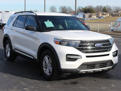 Used 2020 Ford Explorer XLT w/ Equipment Group 202A image 9
