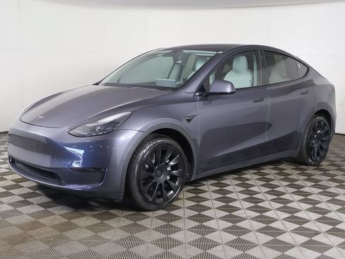 Used 2023 Tesla Model Y Long Range AWD/4WD image 11
