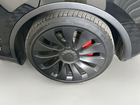 Used 2023 Tesla Model Y Long Range AWD/4WD image 11