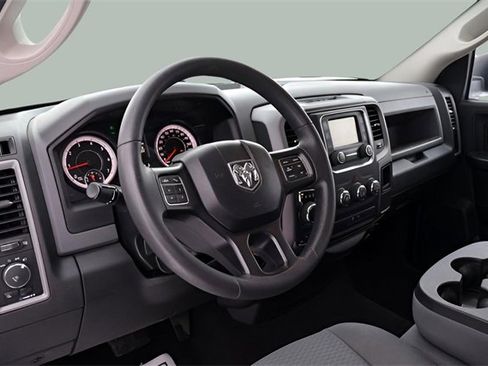 Used 2018 RAM 1500 Express image 10