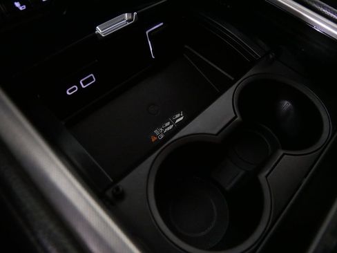 Used 2023 GMC Yukon XL Denali image 31