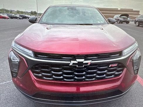 Used 2024 Chevrolet Trax RS FWD image 23