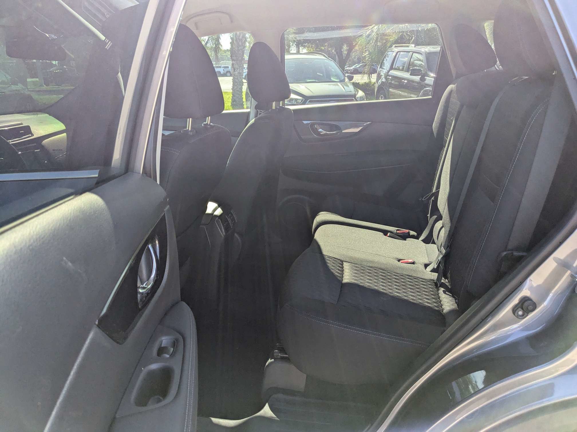 Used 2019 Nissan Rogue S w/ Special Edition Package FWD image 14