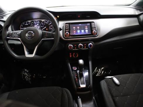 Used 2020 Nissan Kicks S image 2