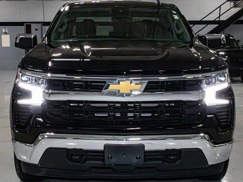 Used 2023 Chevrolet Silverado 1500 LT image 3