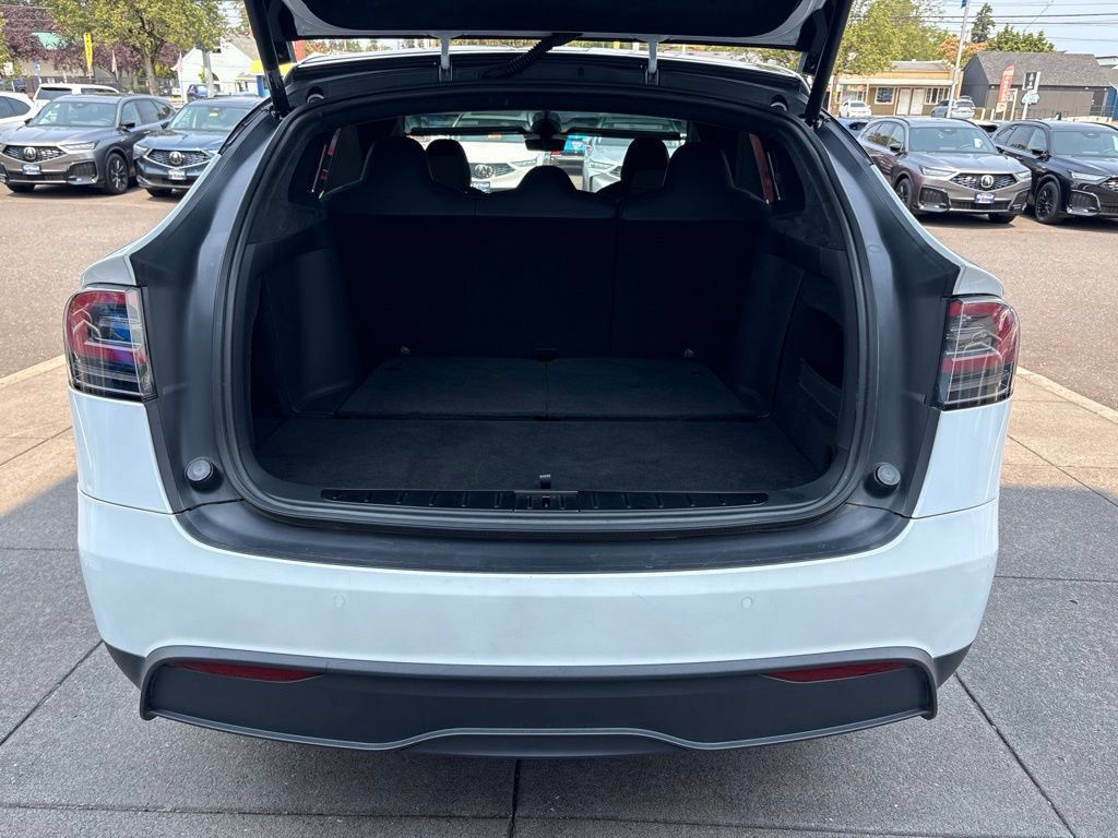 Used 2022 Tesla Model X AWD/4WD image 32