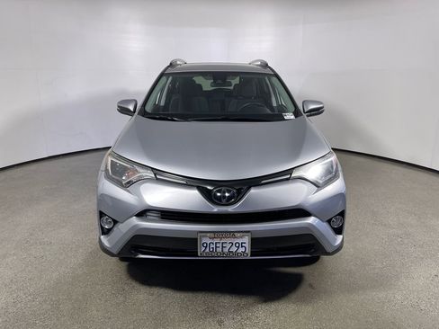 Certified 2018 Toyota RAV4 XLE FWD image 8
