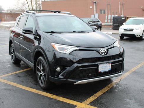 Used 2016 Toyota RAV4 SE image 4