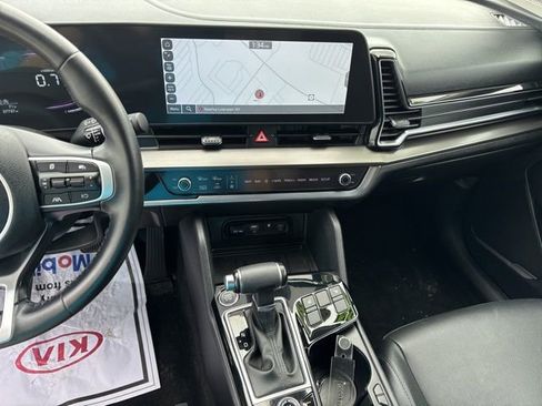 Certified 2024 Kia Sportage EX image 11