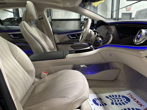 Certified 2023 Mercedes-Benz EQS 580 4MATIC Sedan image 31