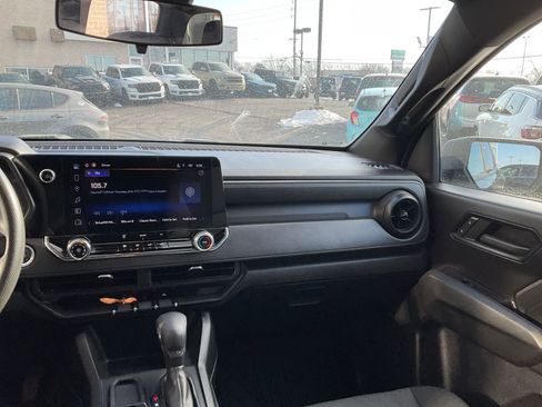 Used 2024 Chevrolet Colorado W/T image 12