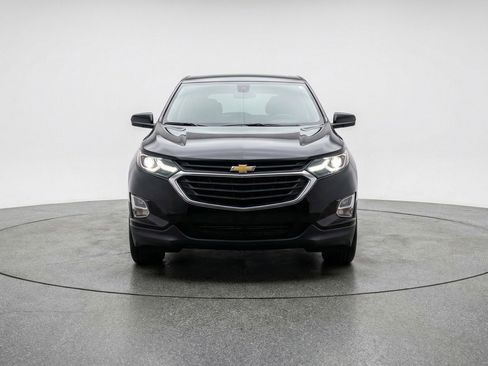 Used 2025 Chevrolet Equinox LT image 2