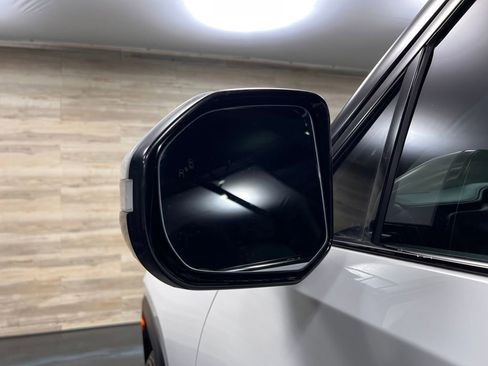 Used 2023 Rivian R1S Adventure image 31