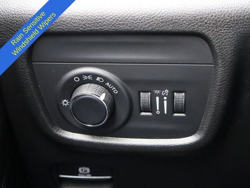 Used 2023 Jeep Grand Cherokee Altitude AWD/4WD image 32