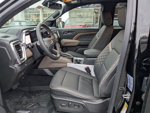 New 2026 GMC Canyon Denali w/ LPO, Denali Black Edition image 11