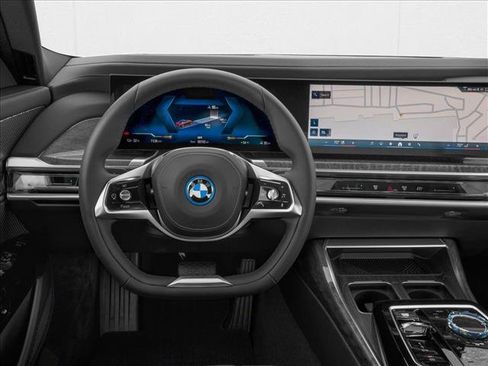 Used 2026 BMW i7 xDrive60 AWD/4WD image 4