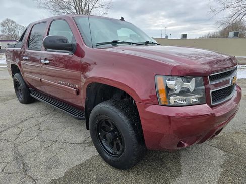 Used 2009 Chevrolet Avalanche LS image 3