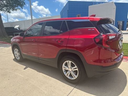 Used 2024 GMC Terrain SLE FWD image 5