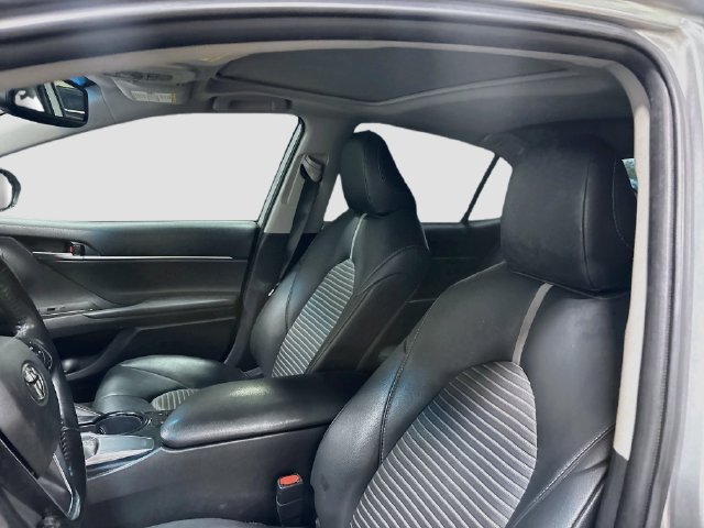 Used 2019 Toyota Camry SE FWD image 17