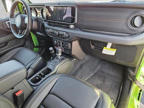 Used 2025 Jeep Wrangler Unlimited Rubicon 392 image 30