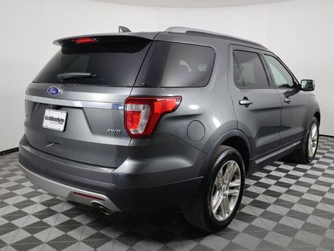 Used 2017 Ford Explorer XLT w/ Equipment Group 202A image 2