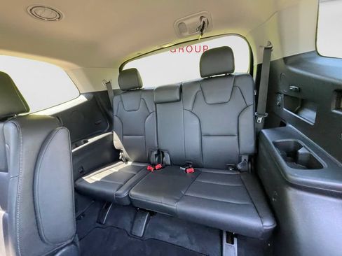 Certified 2023 Kia Telluride S w/ S Sunroof Package AWD/4WD image 20