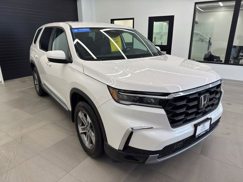 Certified 2025 Honda Pilot EX-L image 1