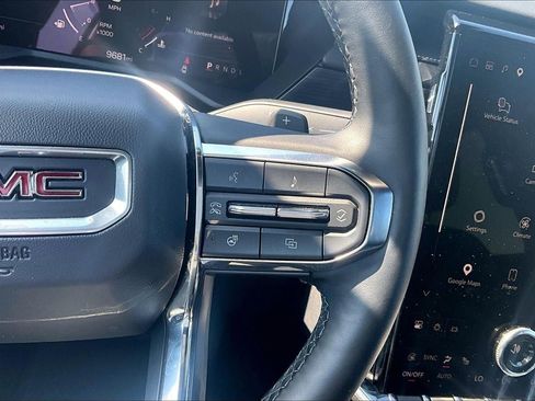 Used 2025 GMC Acadia Elevation FWD image 19