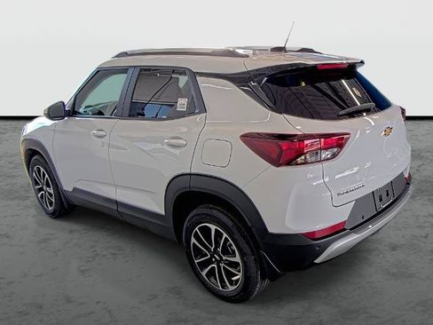 New 2026 Chevrolet TrailBlazer LT w/ Convenience Package FWD image 11