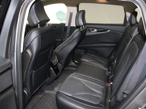 Used 2022 Lincoln Nautilus Reserve image 26