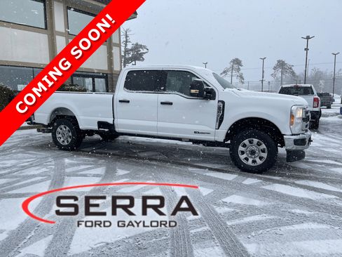 Used 2023 Ford F250 XLT image 1