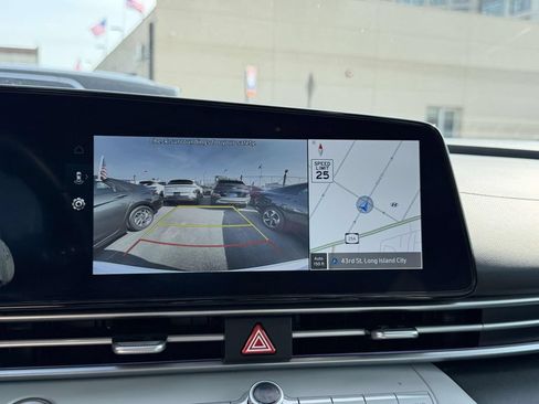 Certified 2025 Hyundai Elantra Limited FWD image 31