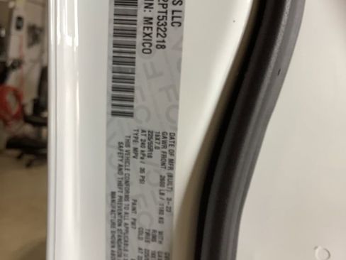 Used 2023 Jeep Compass Limited image 21