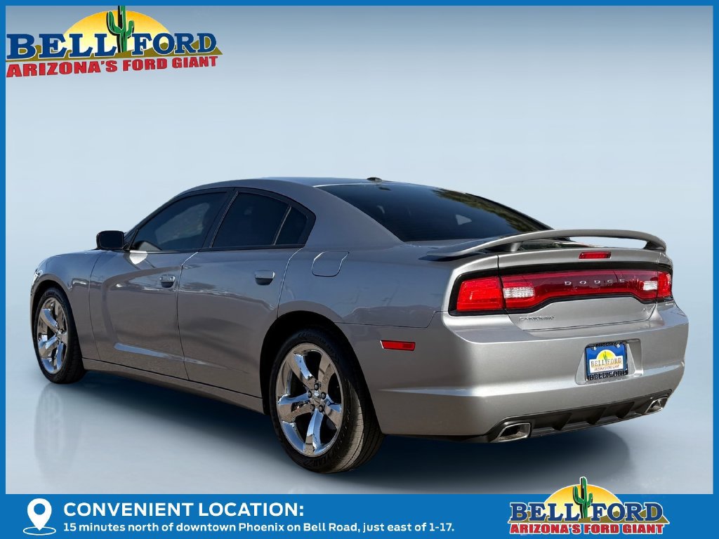Used 2014 Dodge Charger SXT RWD image 2
