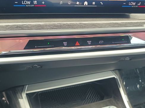 Used 2025 BMW 740i RWD image 31