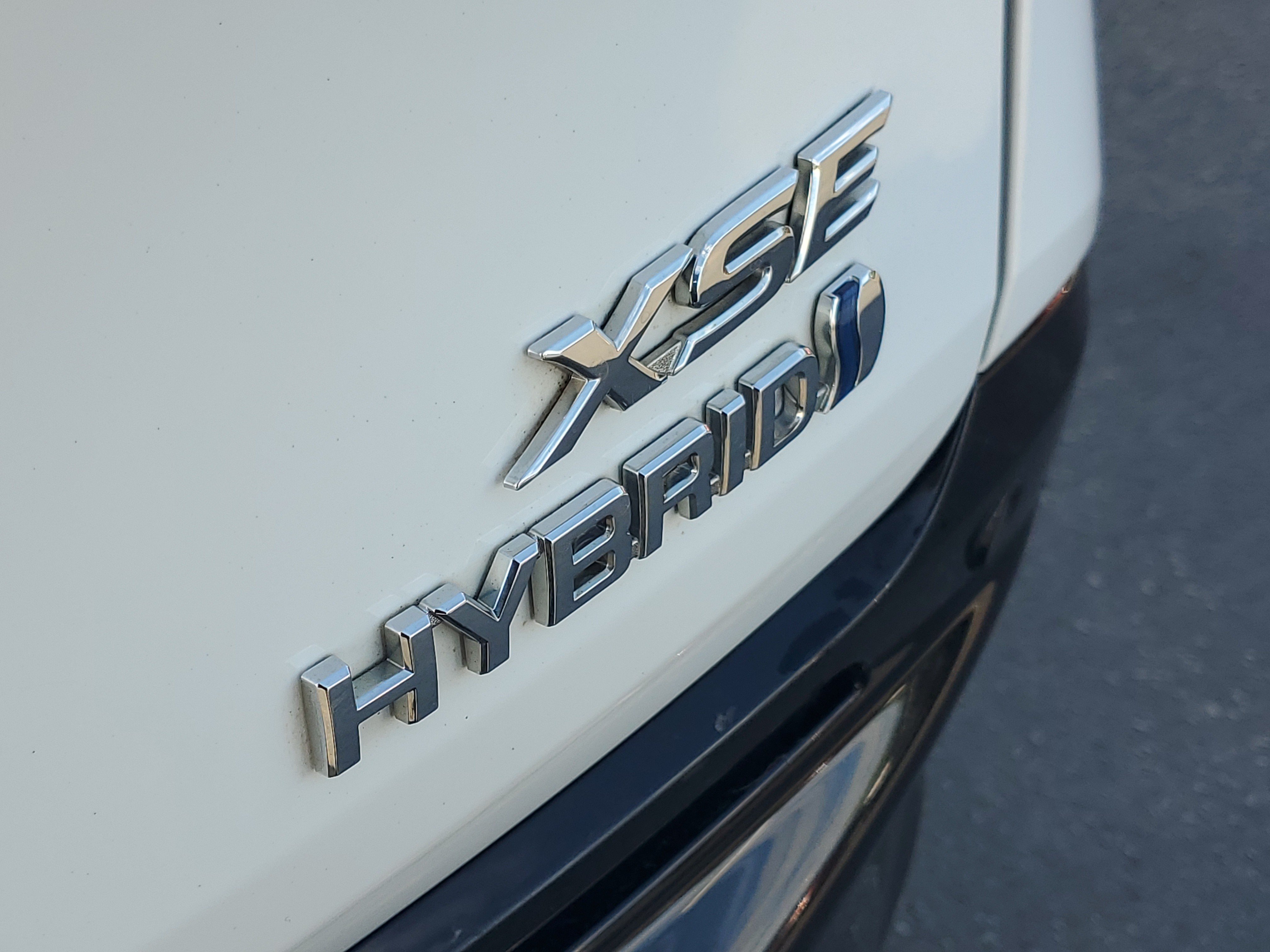 Used 2023 Toyota Sienna XSE AWD/4WD image 9
