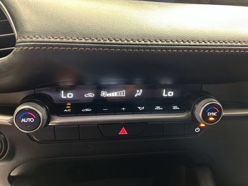 Used 2024 MAZDA MAZDA3 s FWD image 15